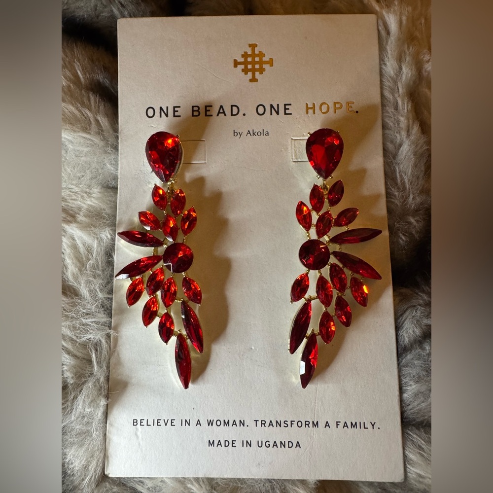 Red/Sapphire crystal rhinestone dangly earrings.
